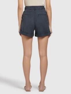 Khujo Shorts Loosefit Bandplooibroek Elida Dames Donkerblauw 11 Khujo Shorts Loosefit Bandplooibroek Elida Dames Donkerblauw -Kledinglijn Winkel 065952582fbe9fcee8ad2baaa193889b
