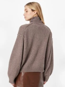 WEEKDAY Fijngebreide Truien Trui Norah Dames Bruin 8 WEEKDAY Fijngebreide Truien Trui Norah Dames Bruin -Kledinglijn Winkel 33bdf12efe04f79b535a36c858a6ee35