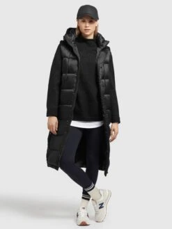 Khujo Bodywarmers Bodywarmer Tourin Dames Zwart -Kledinglijn Winkel 7da51adc361a15804de69468a3bc6dc2